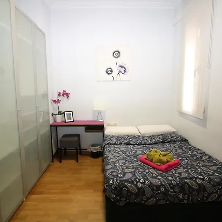 Habitaciones Acogedoras En Borrell Bed & Breakfast *