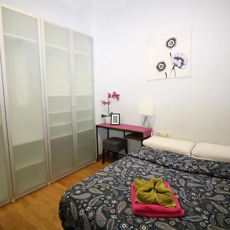 Habitaciones Acogedoras En Borrell Bed & Breakfast *