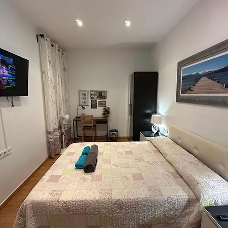 Habitaciones Acogedoras En Borrell *